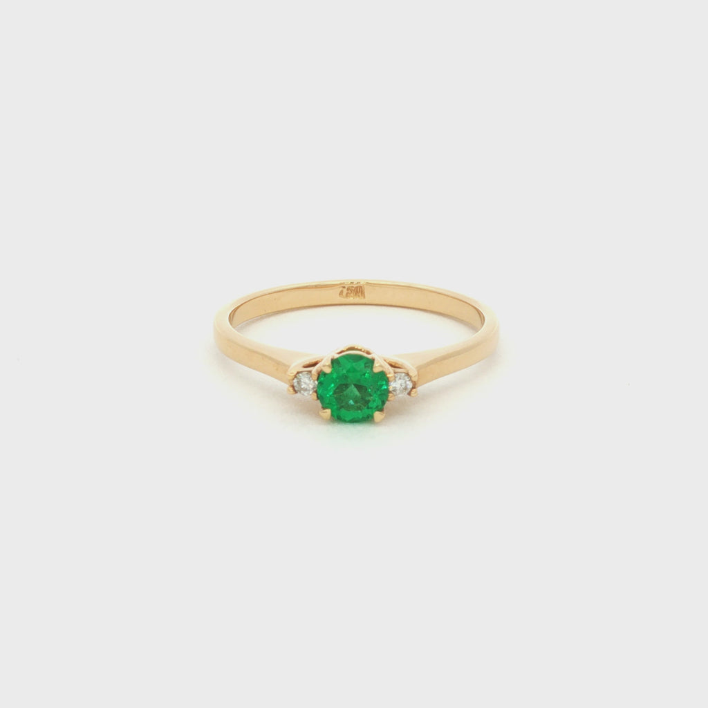 ANILLO CON ESMERALDA Y DIAMANTES