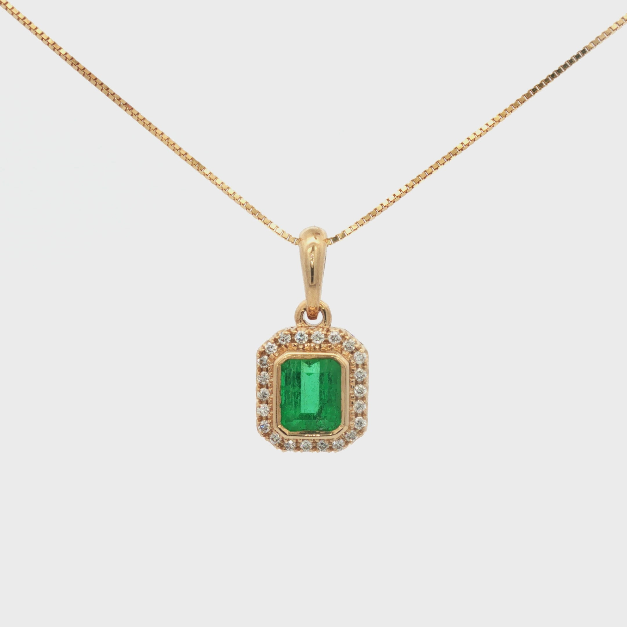 DIJE CON ESMERALDA Y DIAMANTES