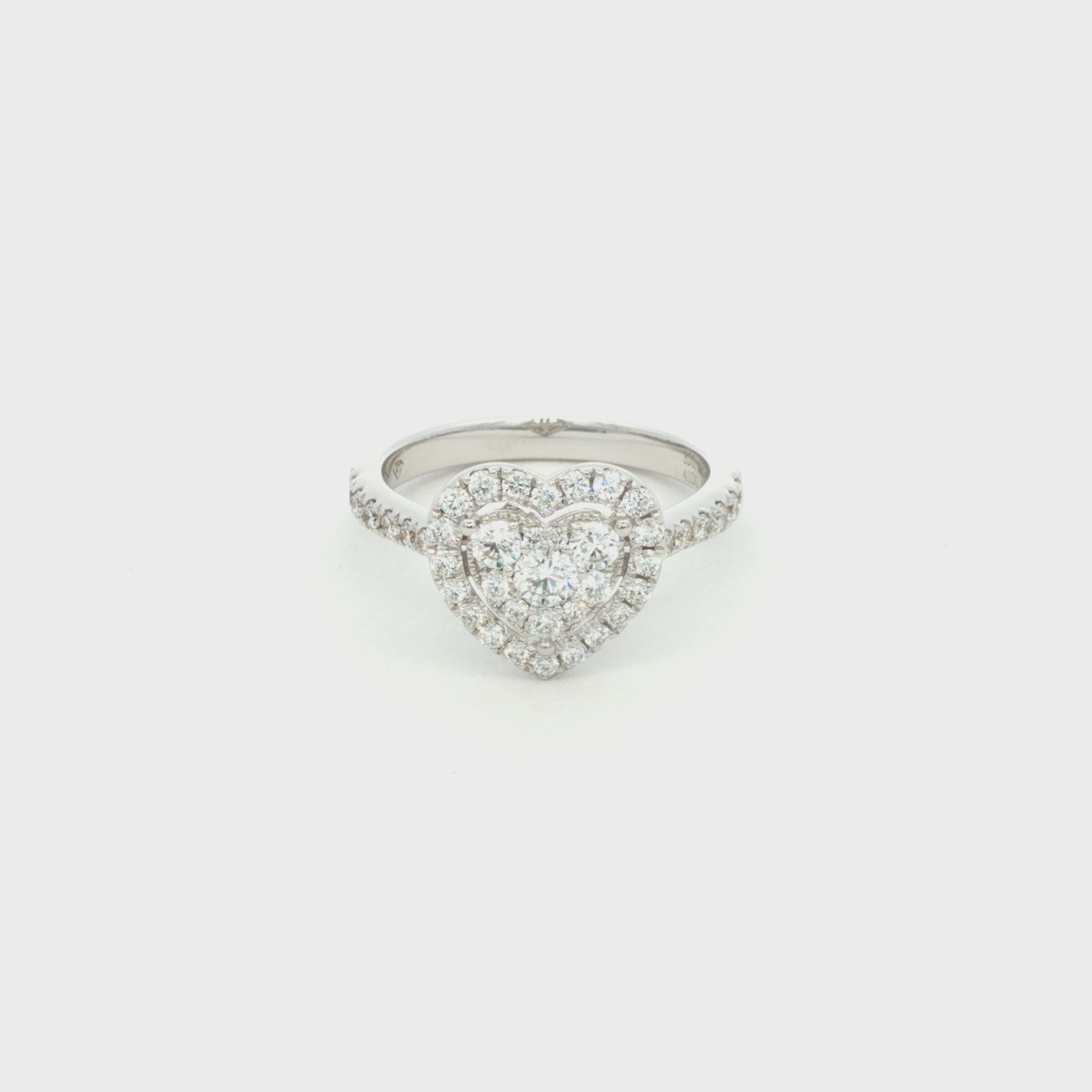 ANILLO CORAZÓN CON DIAMANTES