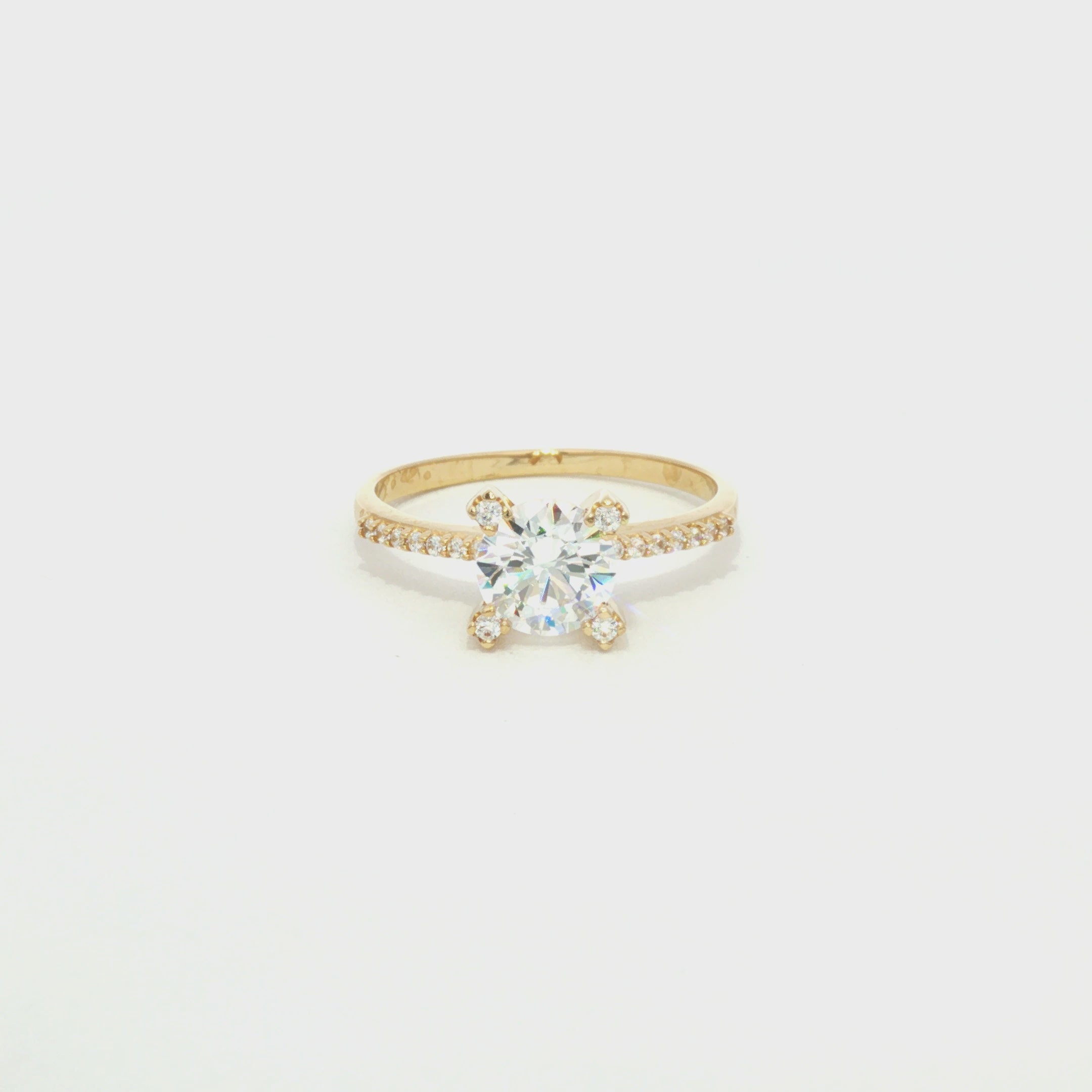 ANILLO CON ZIRCONES