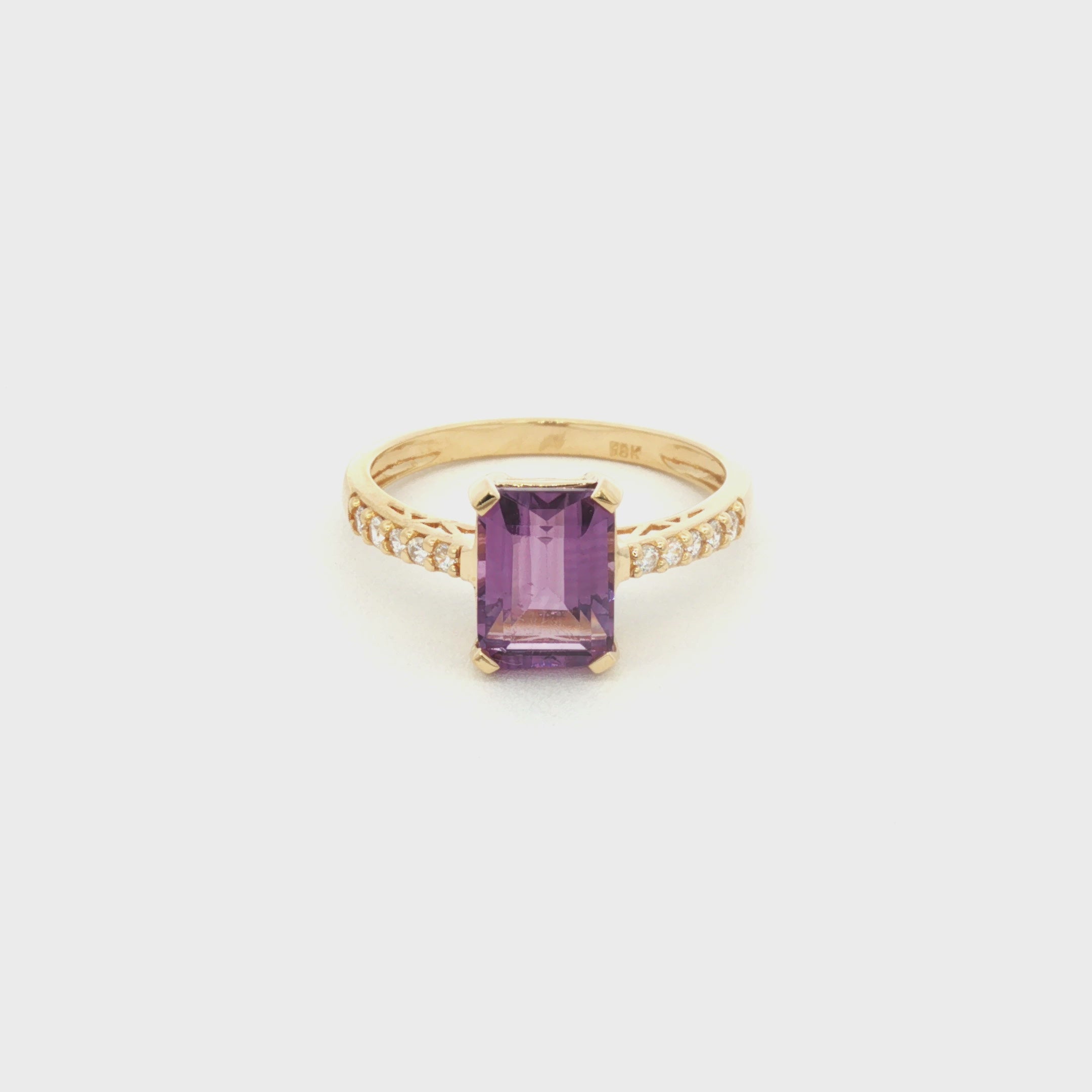 ANILLO SOLITARIO AMATISTA CON ZIRCONES