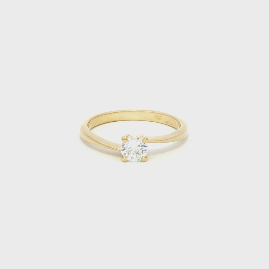 ANILLO SOLITARIO CON ZIRCÓN
