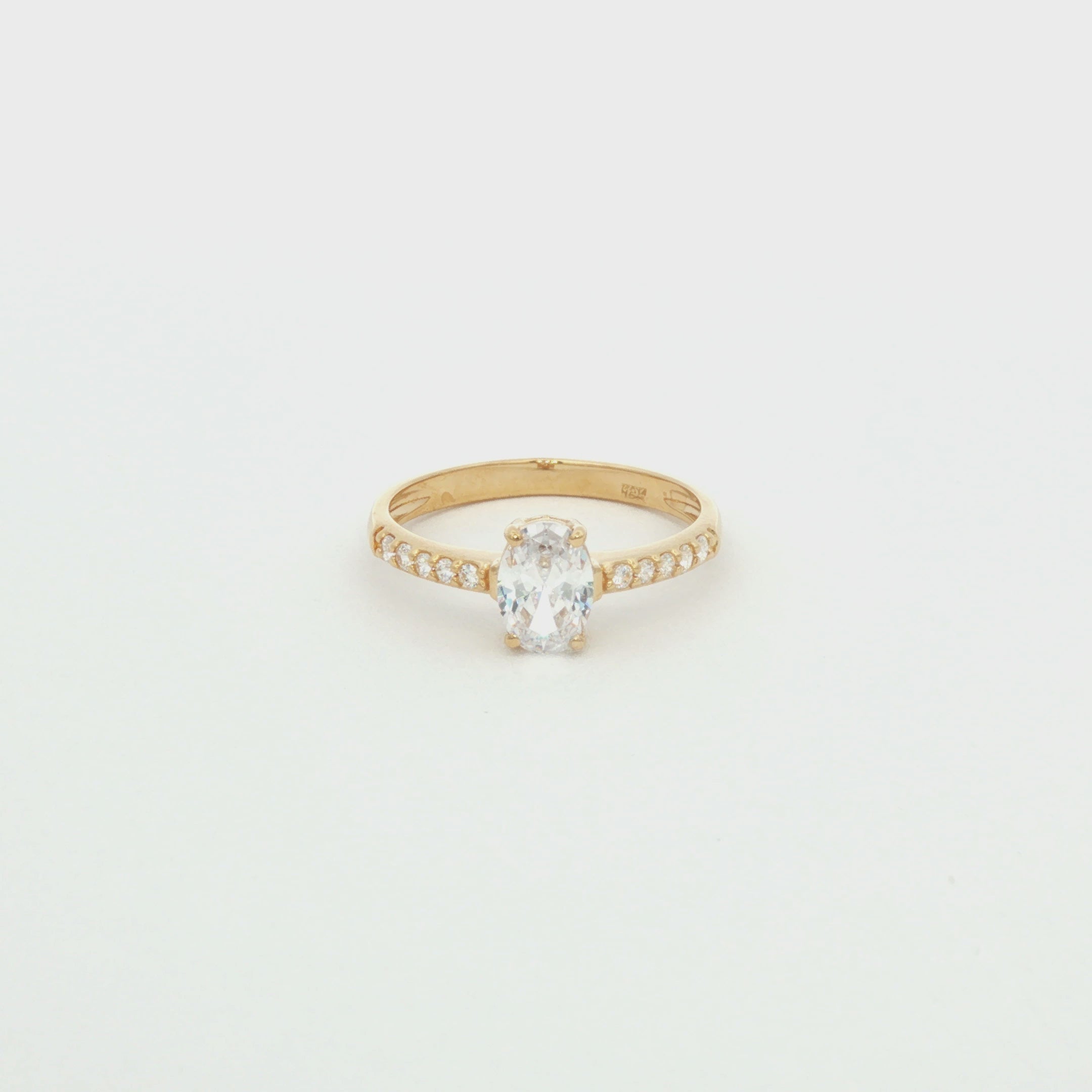 ANILLO ZIRCÓN OVAL
