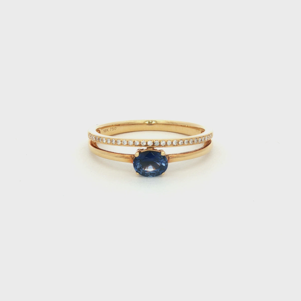 ANILLO CON ZAFIRO Y DIAMANTES