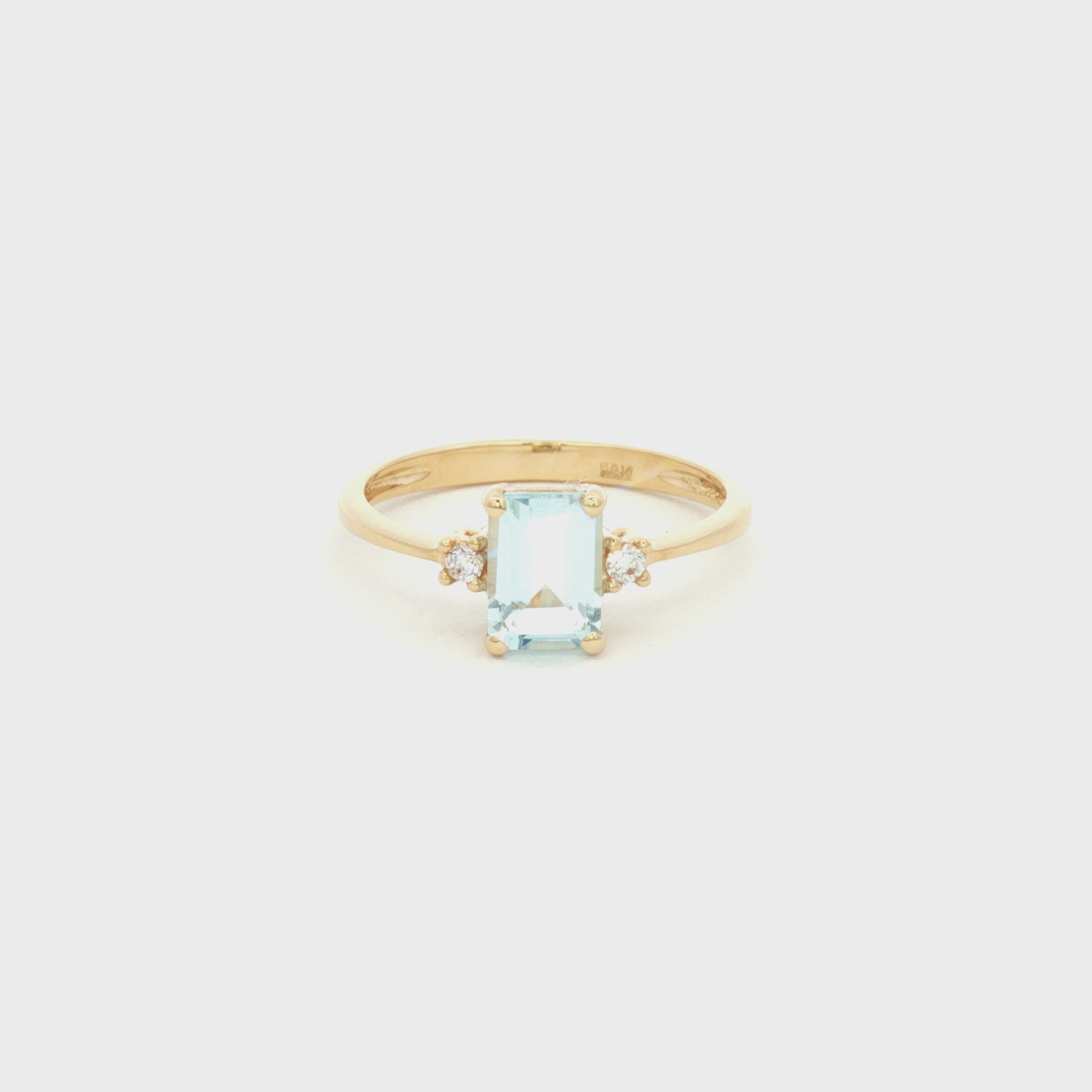 ANILLO TOPACIO CON ZIRCONES
