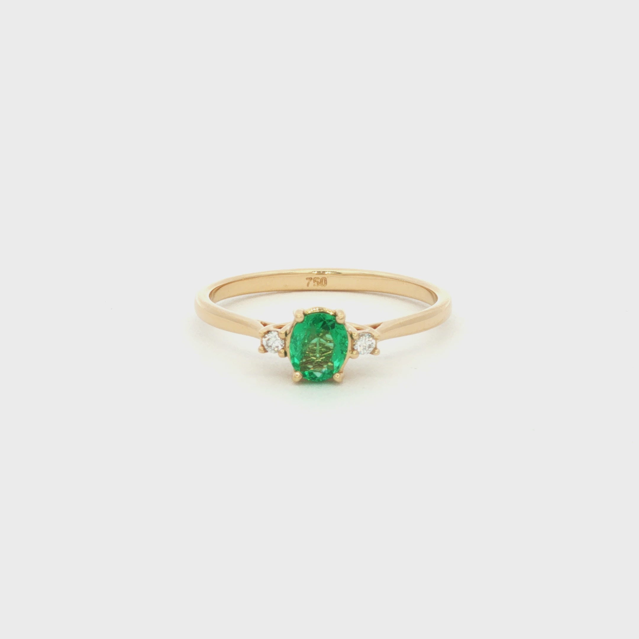 ANILLO CON ESMERALDA Y DIAMANTES